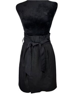 Elie Tahari Black Paperbag Waist Skirt Size 8 Belted Pleated Mini Career Chic